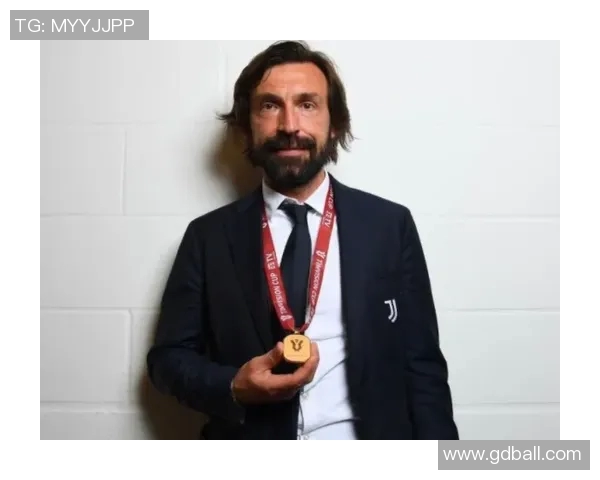 皮尔洛在尤文图斯的辉煌岁月中展现中场大师的巅峰风采与传奇魅力