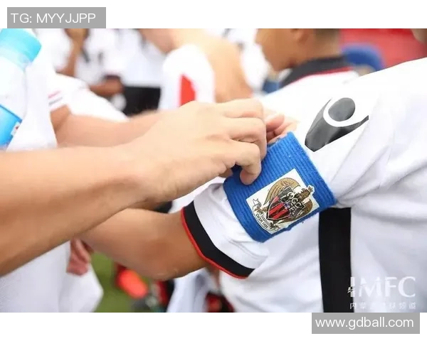 足球明星热议恒大夺冠背后的荣耀与挑战解析